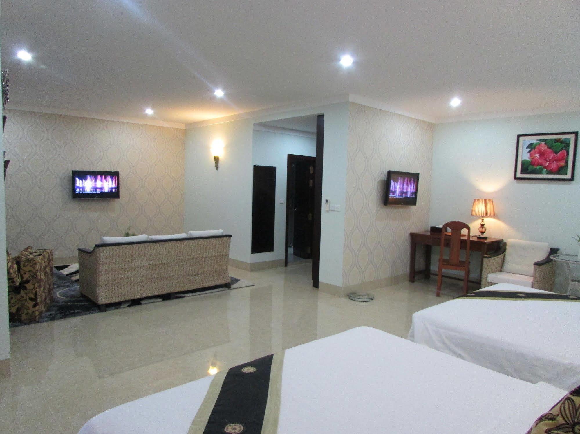 Sen Han Hotel Phnom Penh Exterior foto