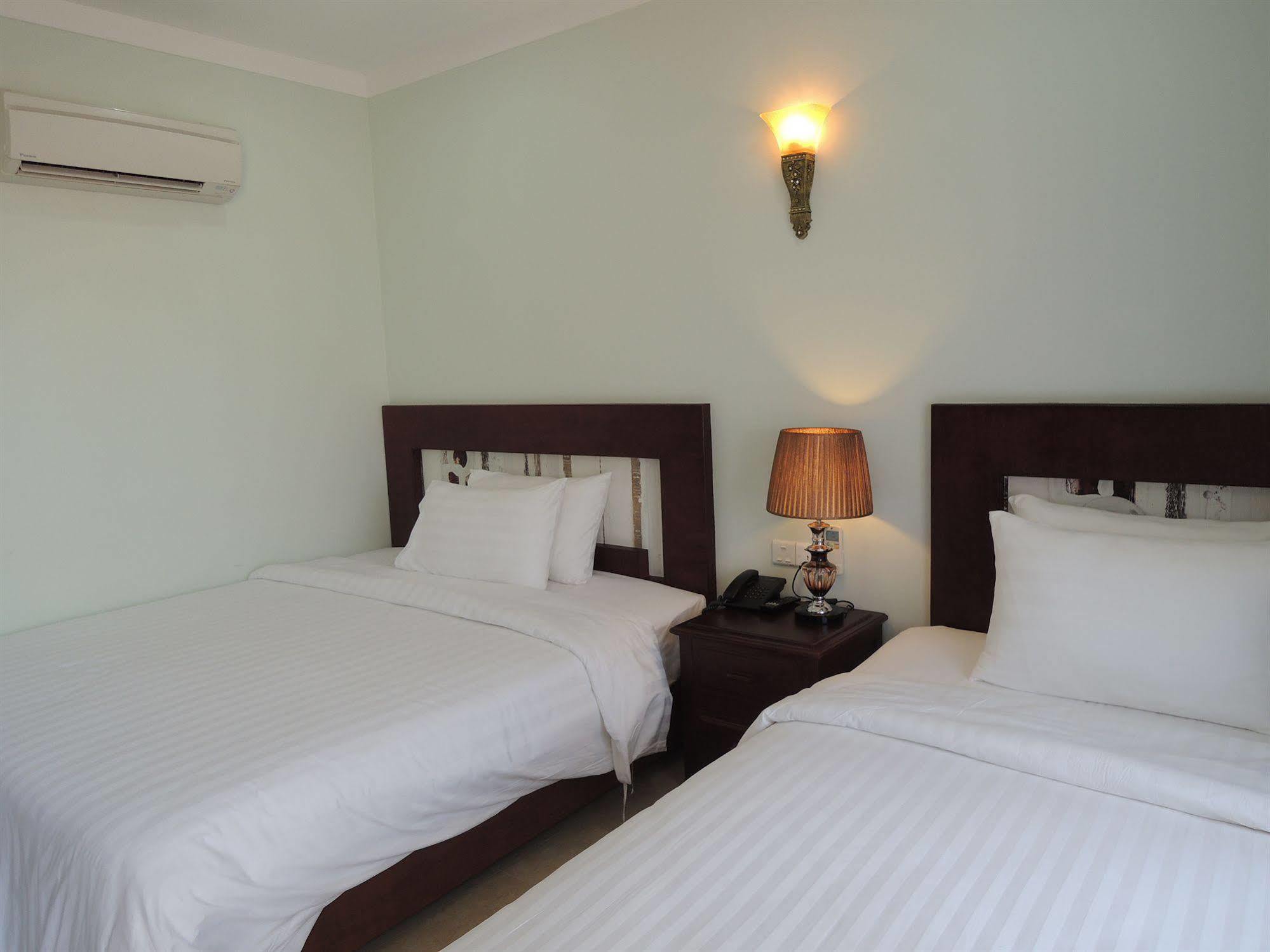 Sen Han Hotel Phnom Penh Exterior foto